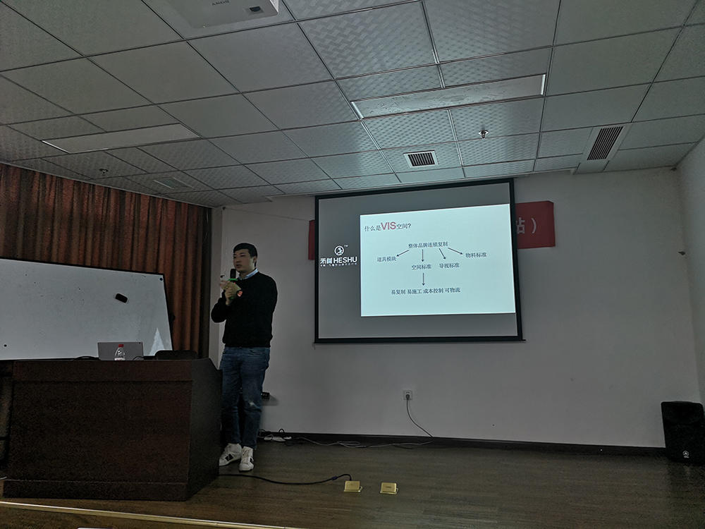 60b88aa7f1fd2.jpg _jr1lumak_2.jpg